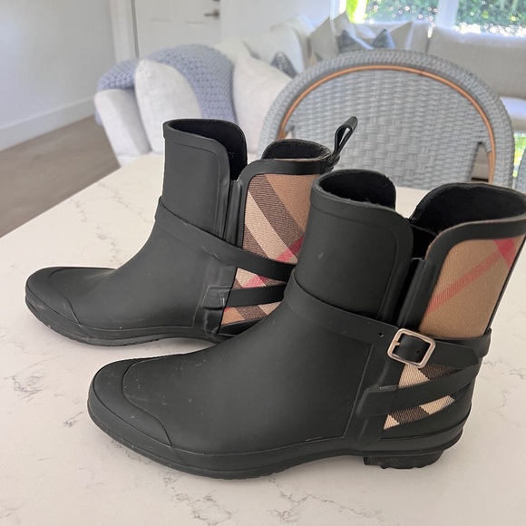 Burberry Riddleston Wrap Rain Boots Like Brand New - Picture 1 of 5